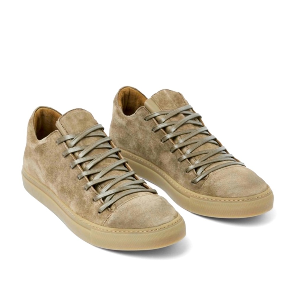 Brand New John Varvatos 315 REED LOW TOP SNEAKER
Size Men’s 7 (US) Tan/Brown